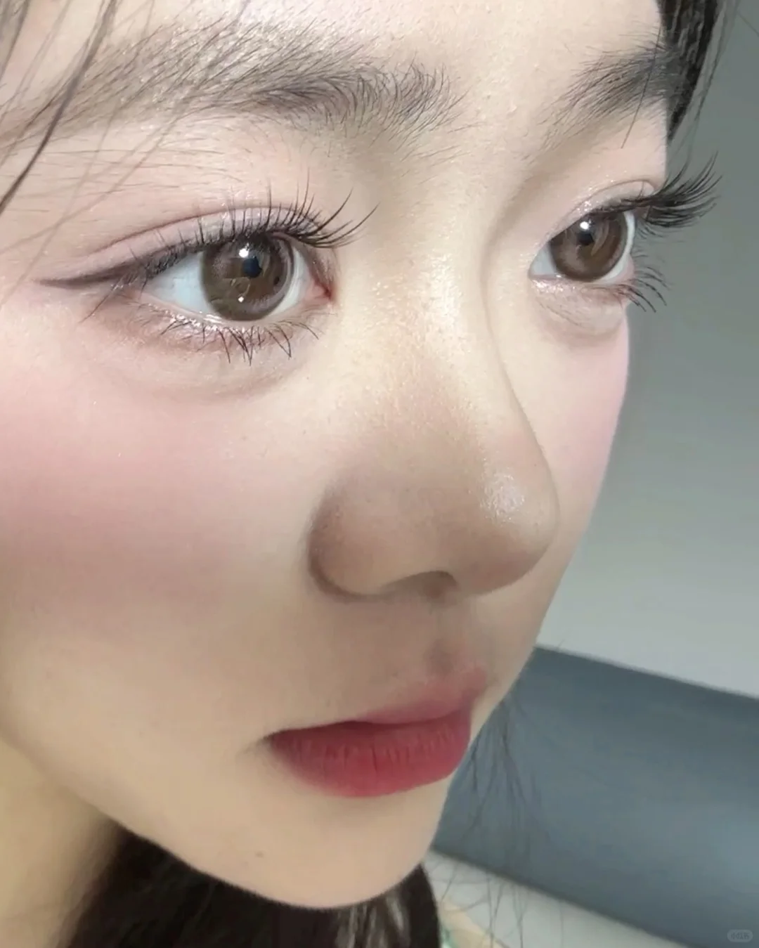 古装戏里清冷感的睫毛到底是咋贴的啊