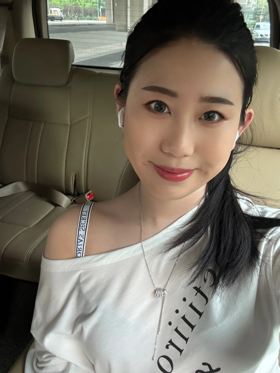 清纯女大（不是