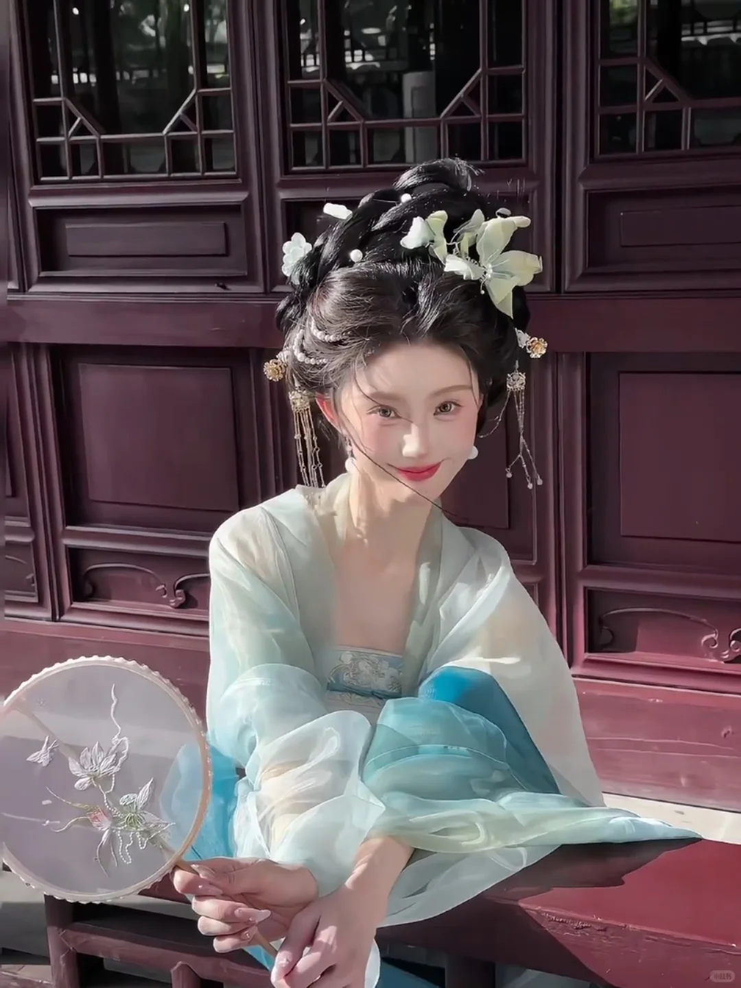 真的不考虑一边做汉服模特一边赚钱吗
