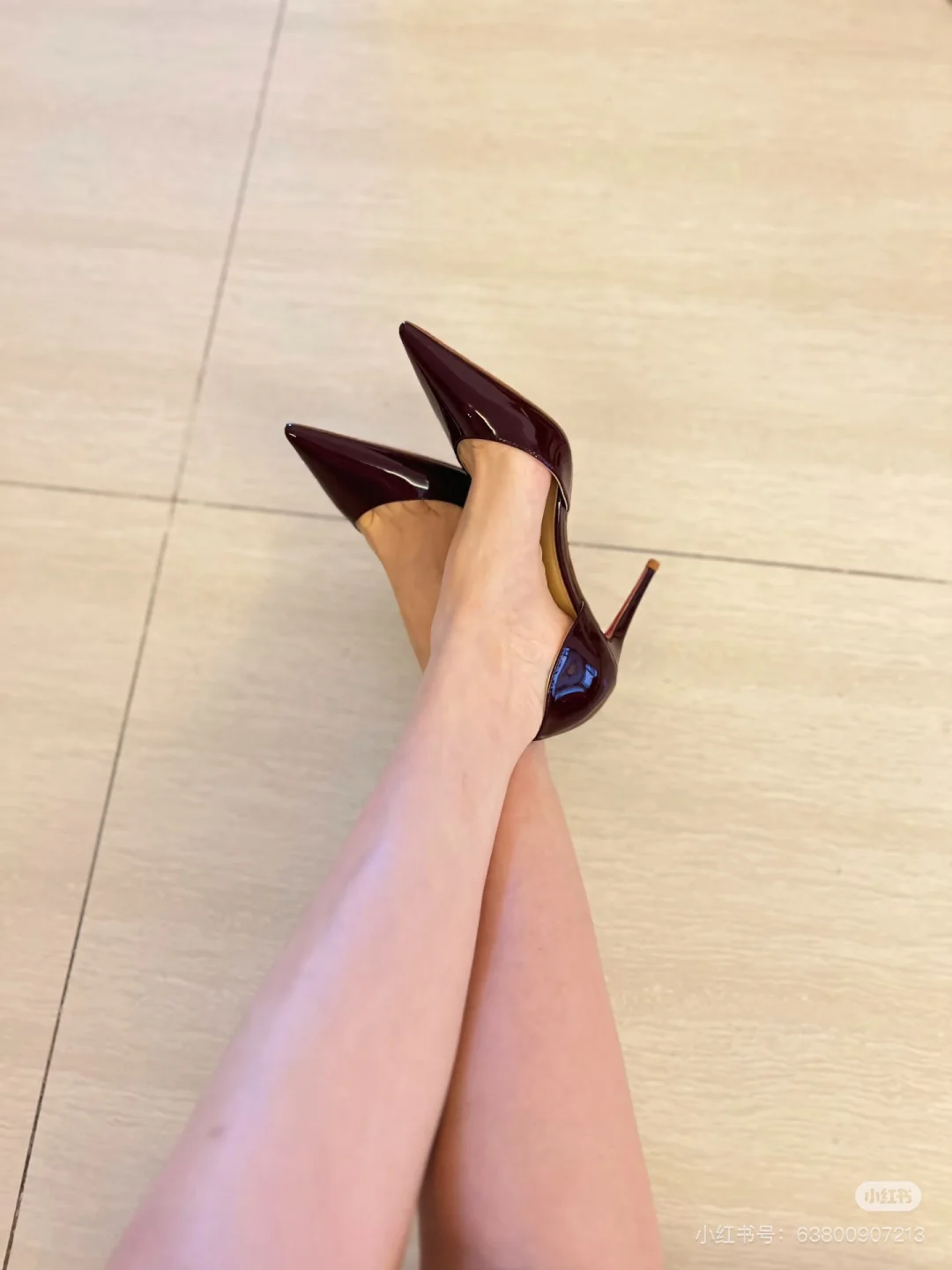 高跟鞋穿丝袜打滑怎么破？？