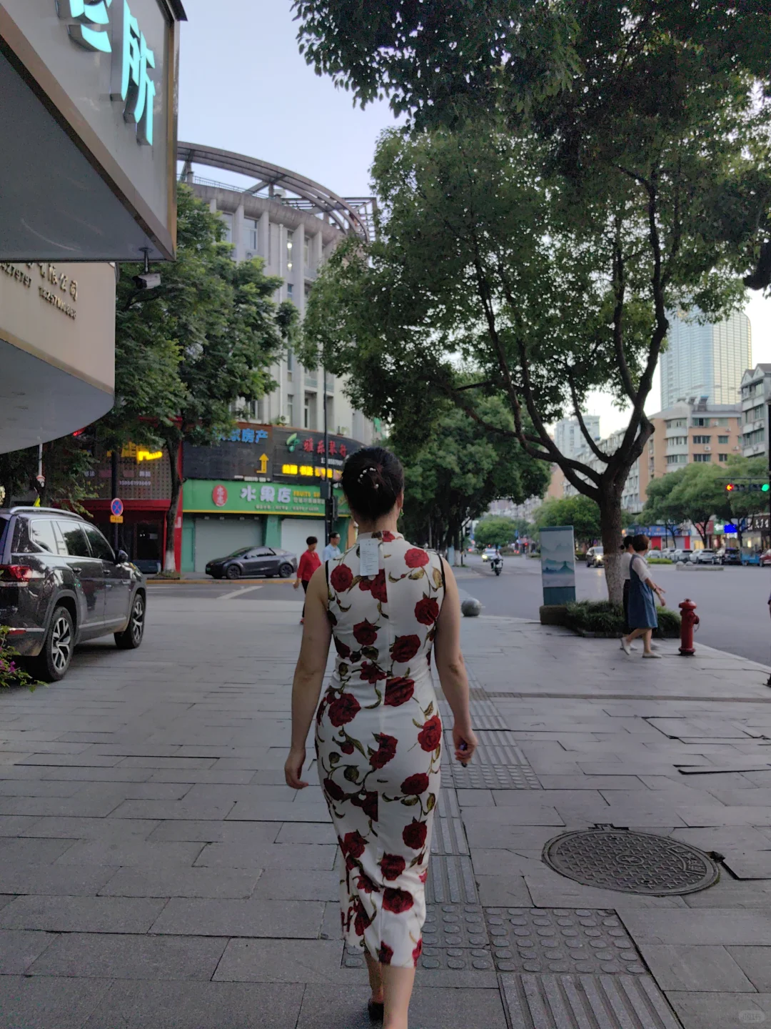 玫瑰花旗袍裙可真是风情万种啊