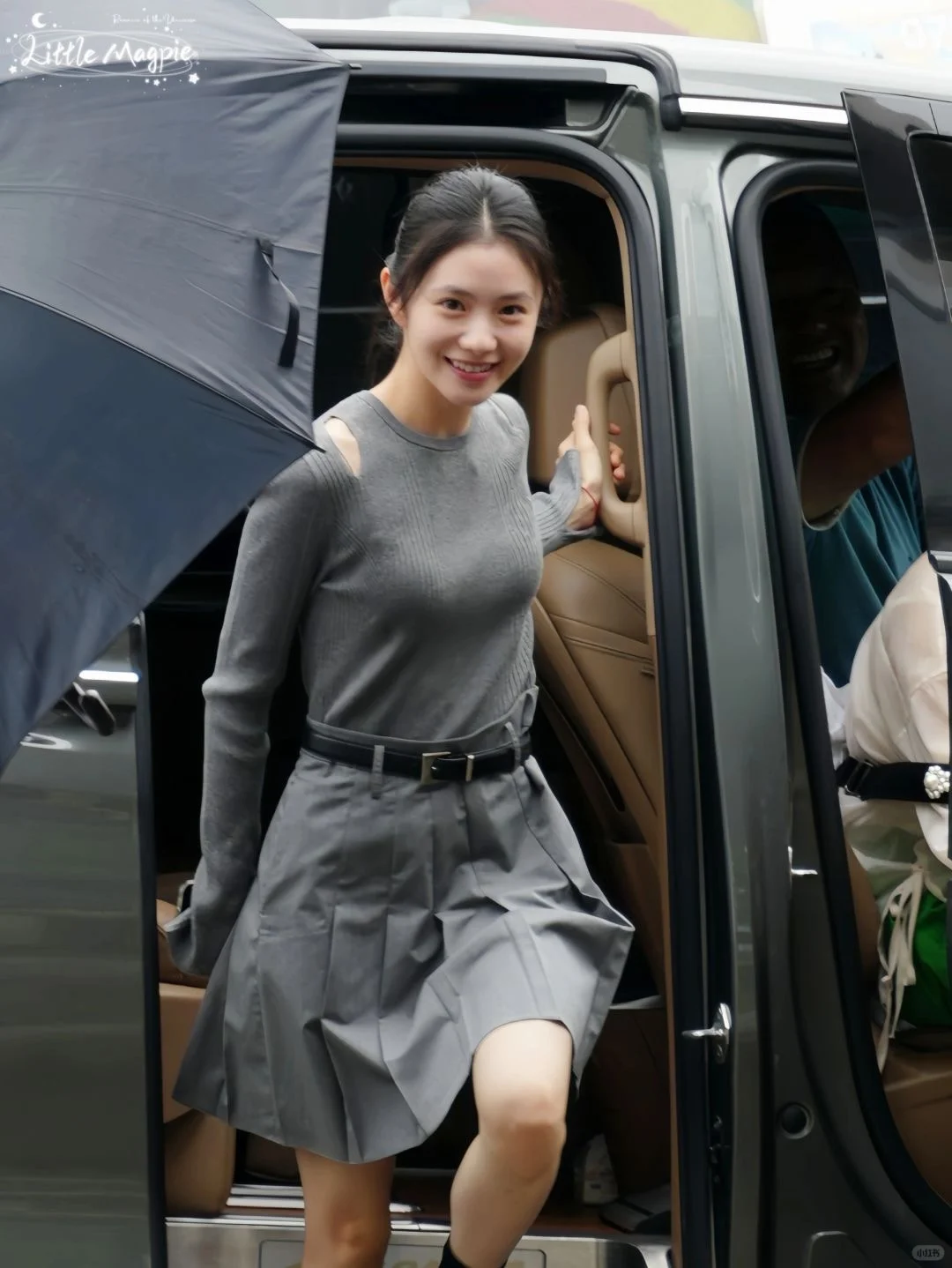 她在00后的女演员当中颜值算出众的