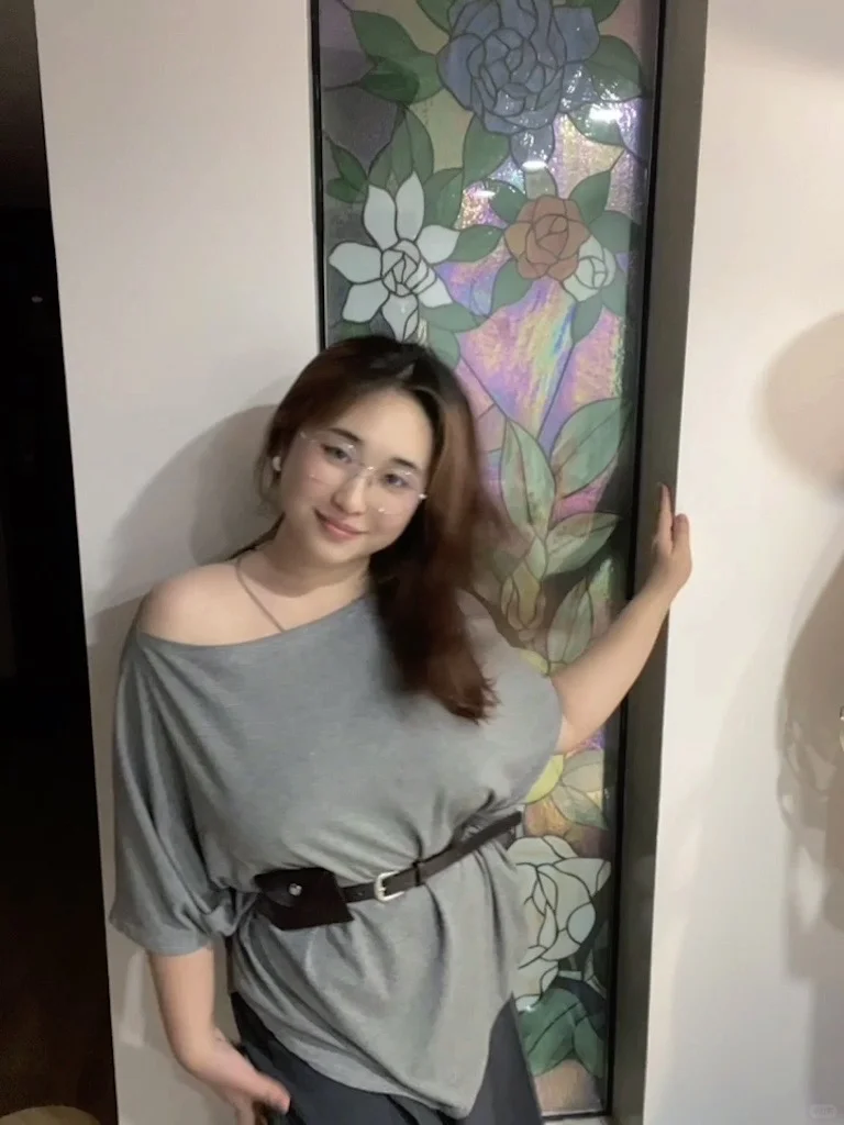 温柔妻妻风～一字领占领这个夏天