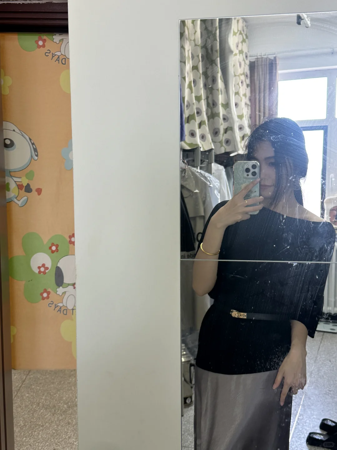 24岁了都还是不习惯穿这种大人衣服