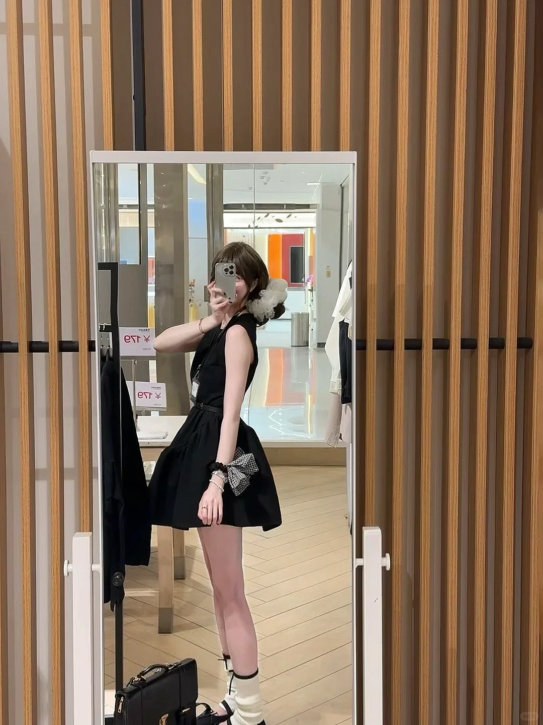 优雅小黑裙🎧⊹ ♡...