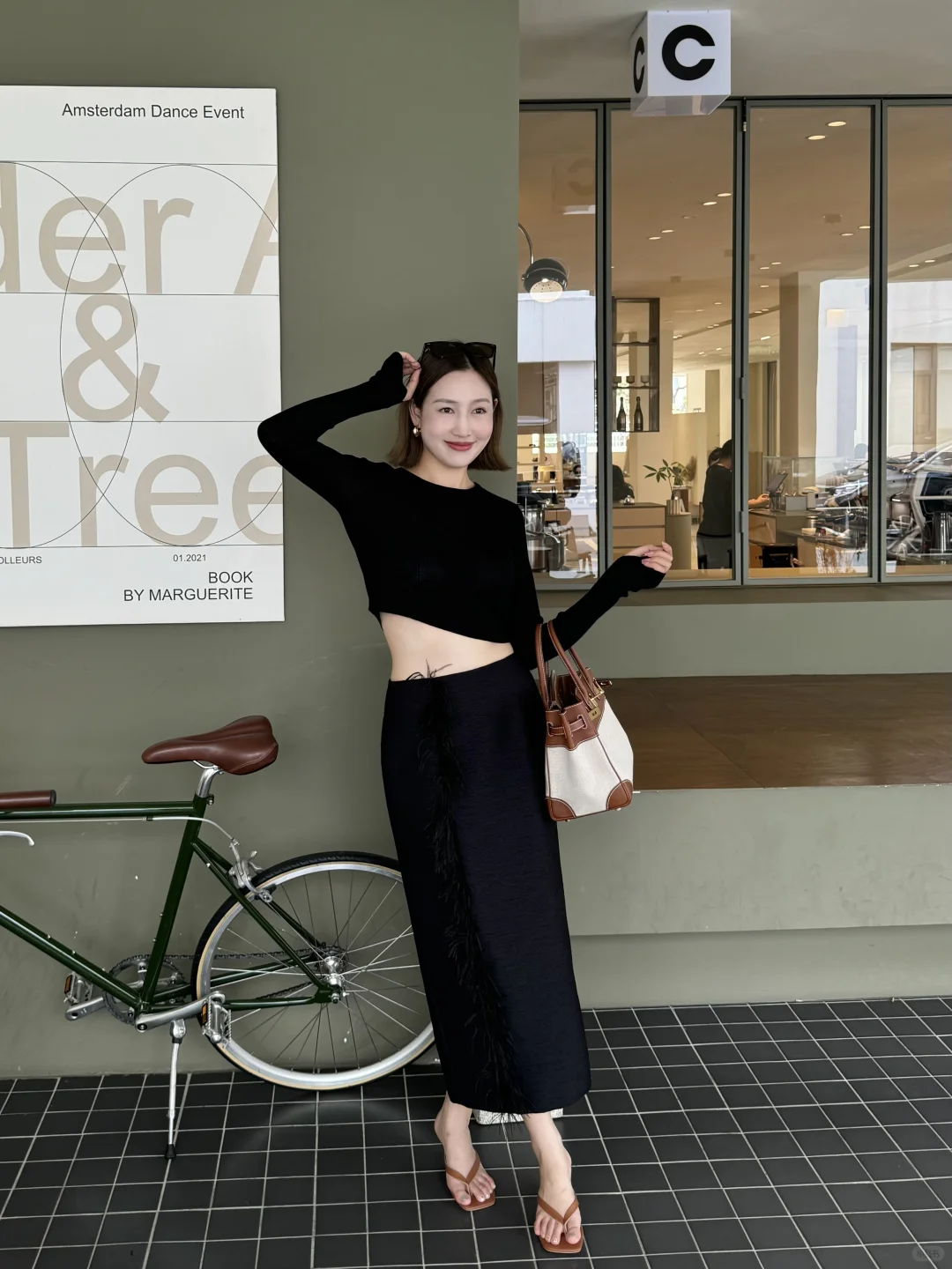 利落又女人味的All black