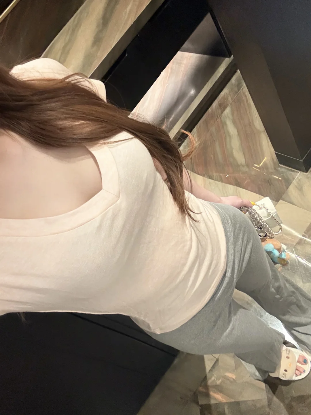 简单美女穿搭