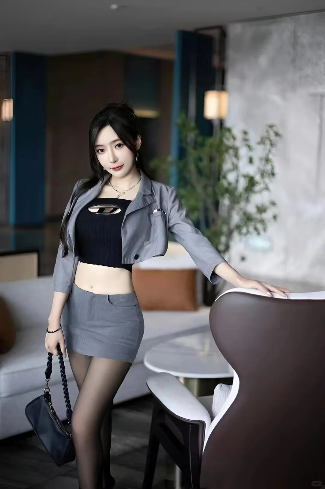 新人模特，🉑互动，蹲蹲摄影师