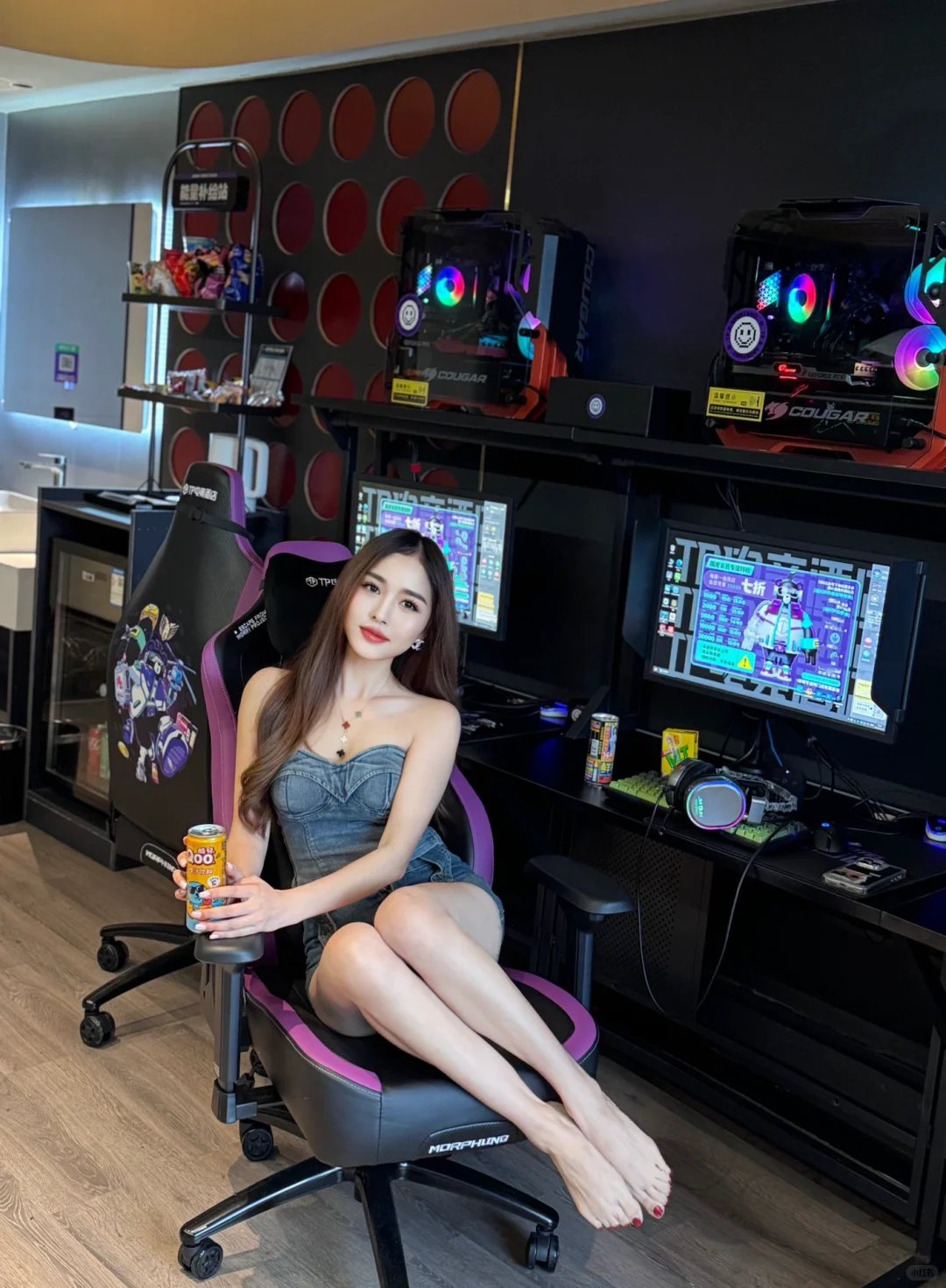 20岁天才电竞美少女 上号上号～
