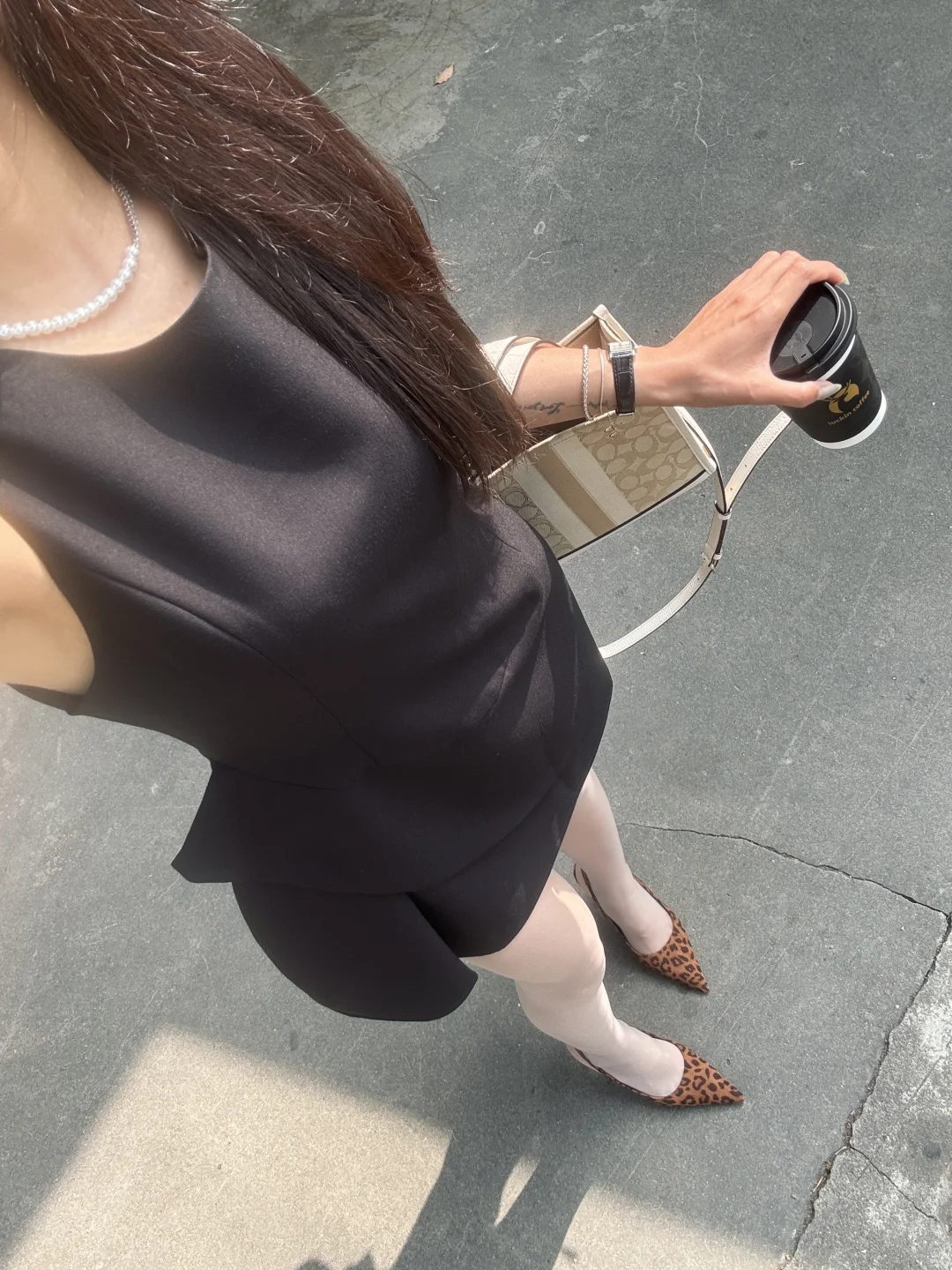 左滑上身｜气质小黑裙与豹纹碰撞