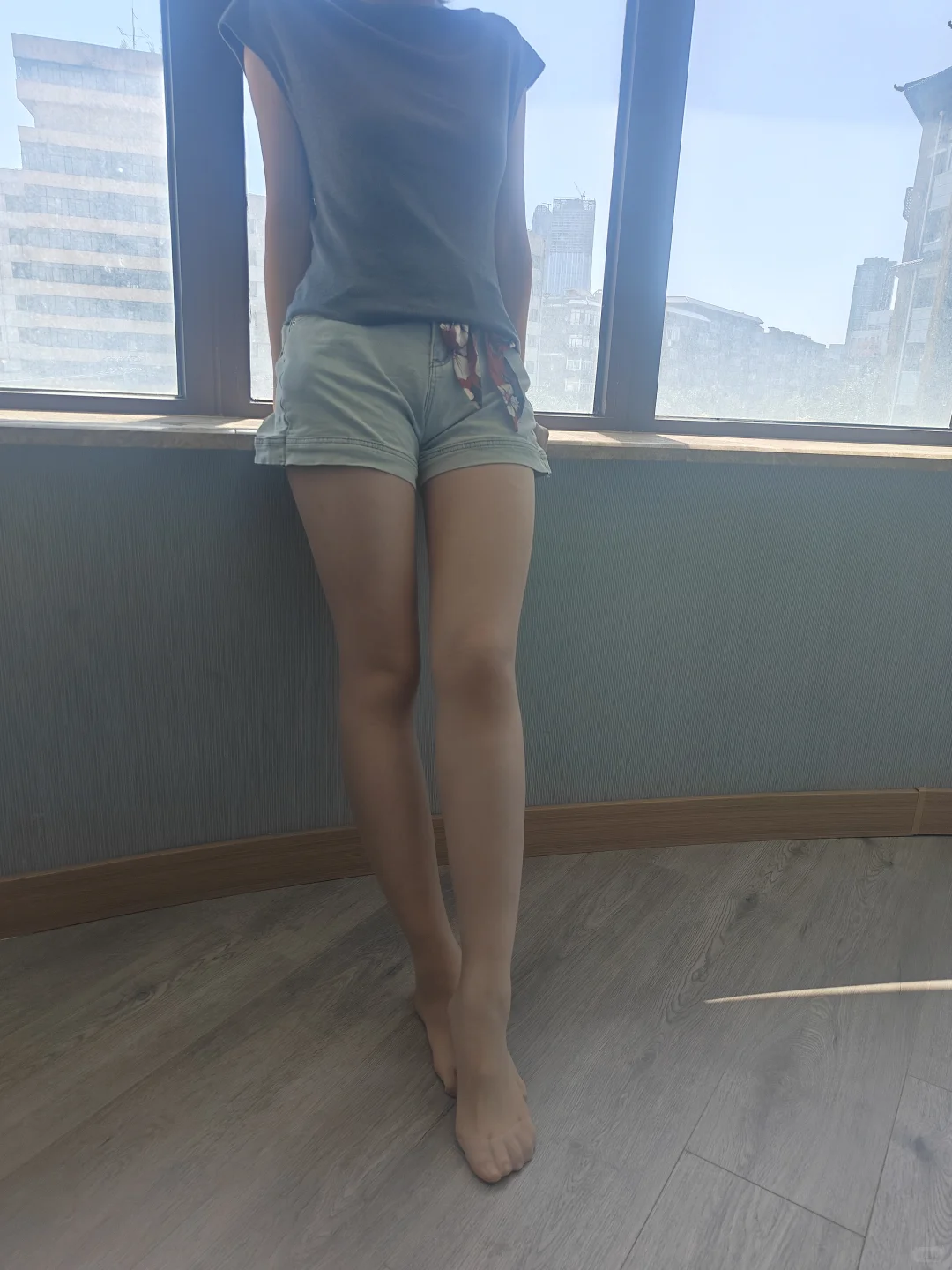 安利一下新认识的长腿小姐姐(๑>؂<๑）