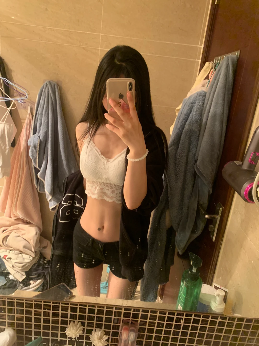 冬天裹着浴袍出镜啦～