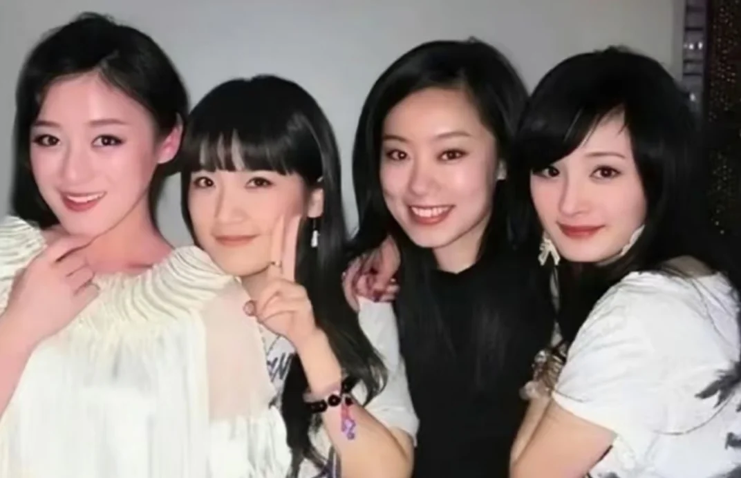 早期的她真的很像一只娇俏的小狐狸