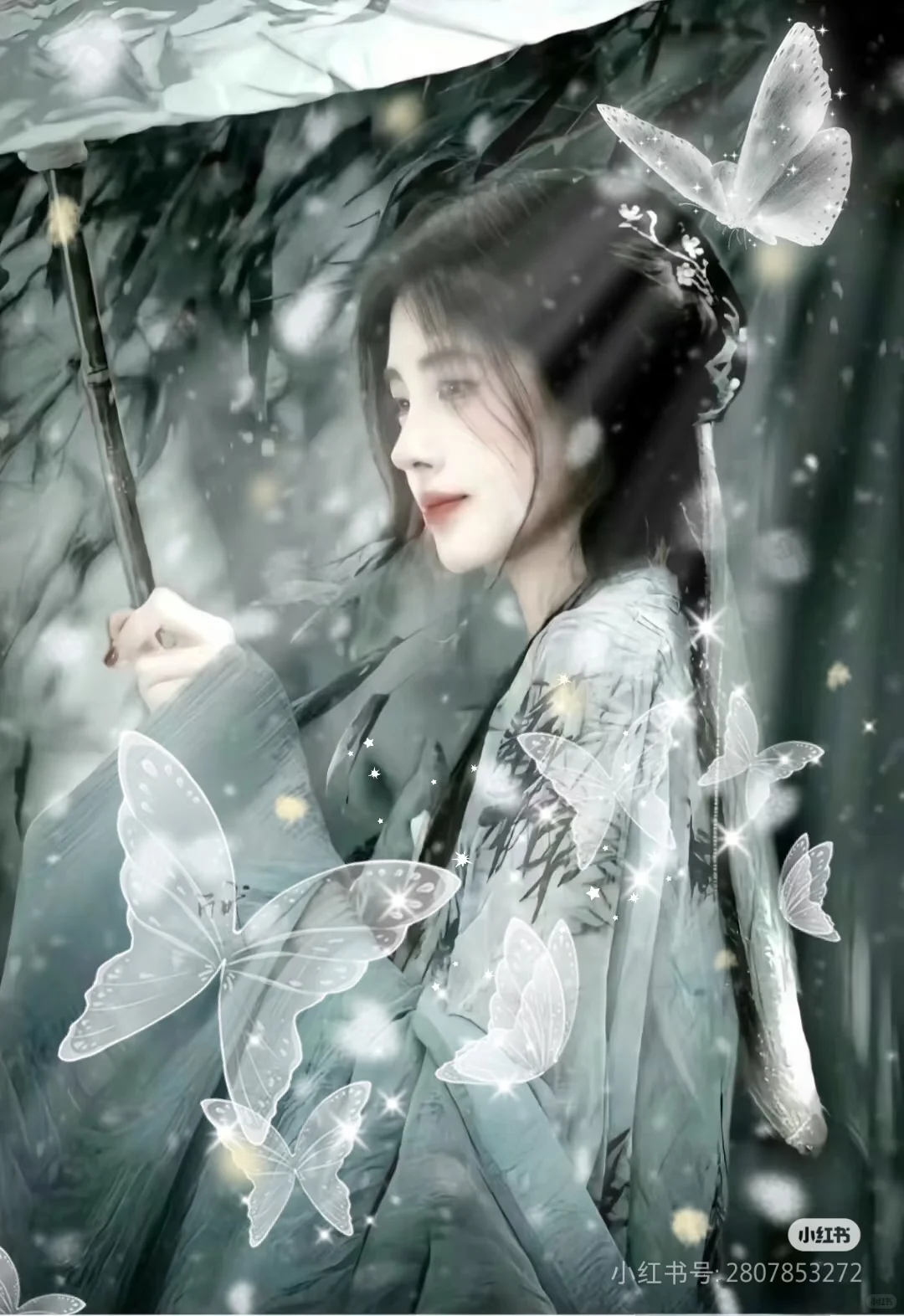 好美啊，被花包围的小女孩🌸