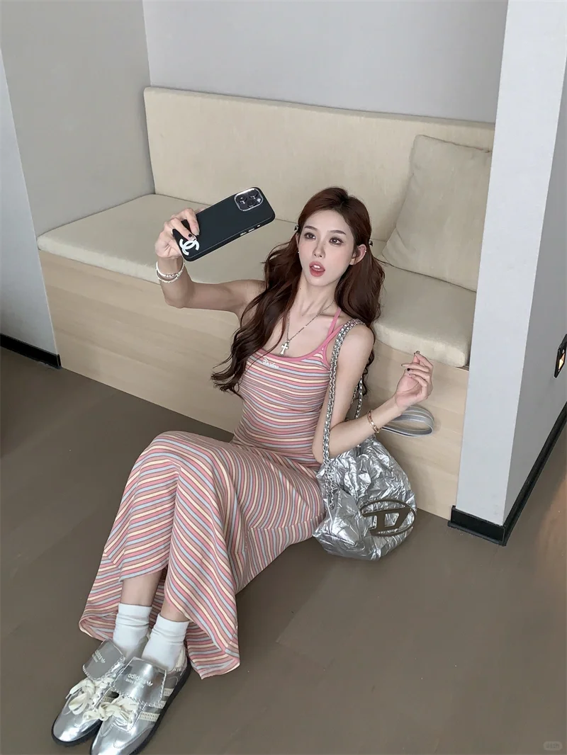 👗夏季必备！纯欲风辣妹吊带裙👗