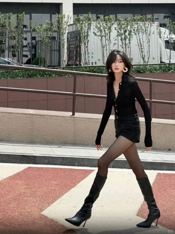 不是，这姐的身材是真实存在的吗？？？