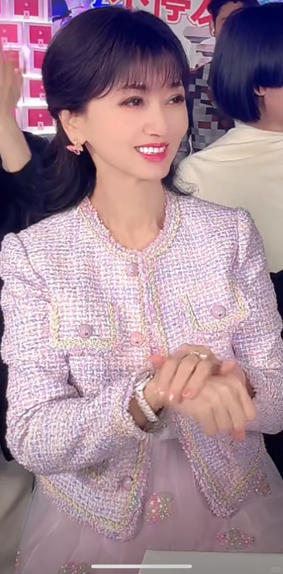 请任何美颜都从芝芝脸上下来