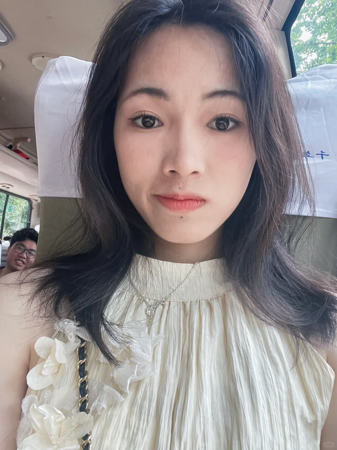 今天画了个妆美美哒