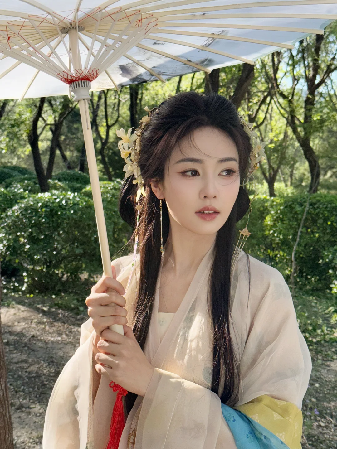 给白鹿化的清冷感美人妆✨
