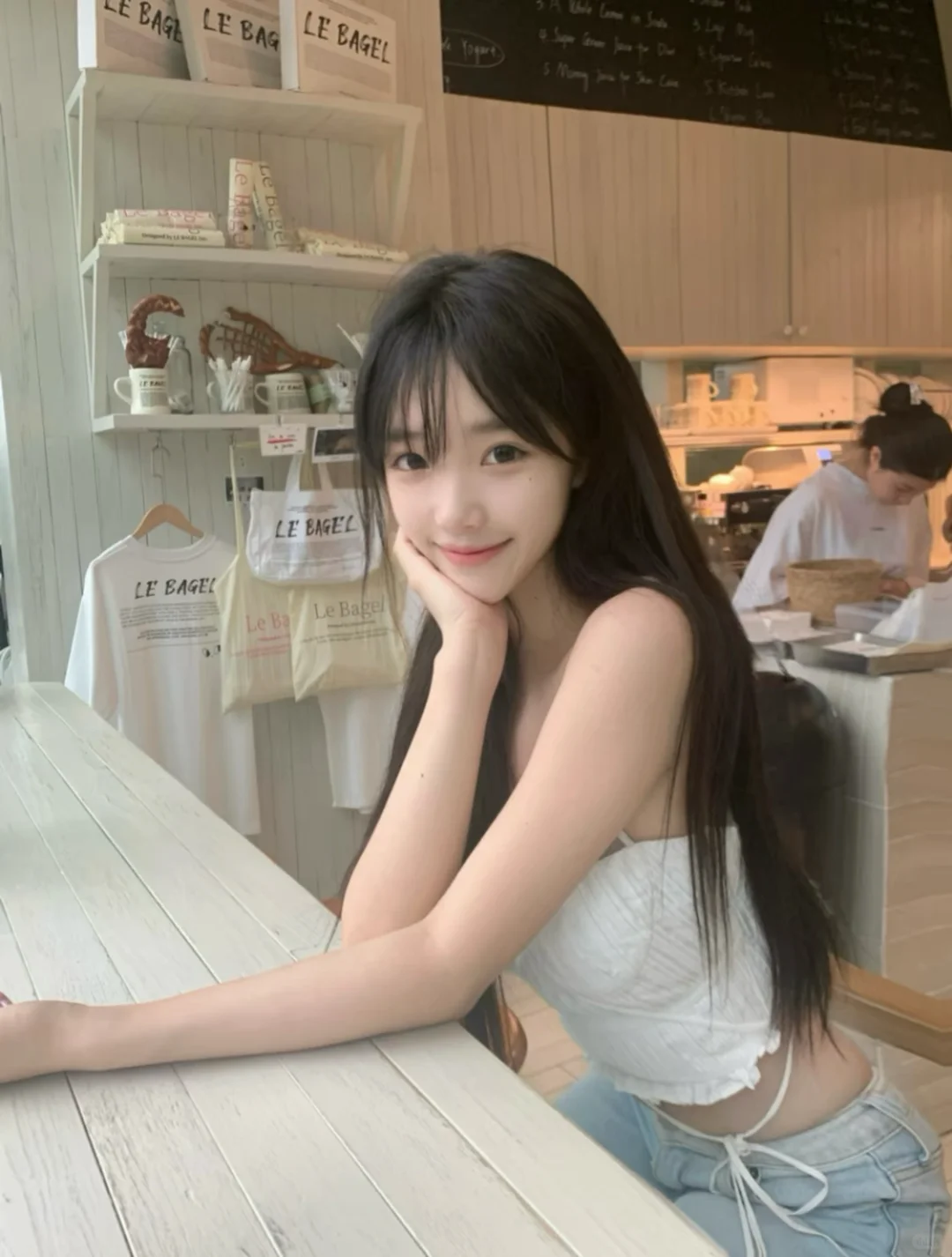 清纯小众 新人女模 蹲摄影师