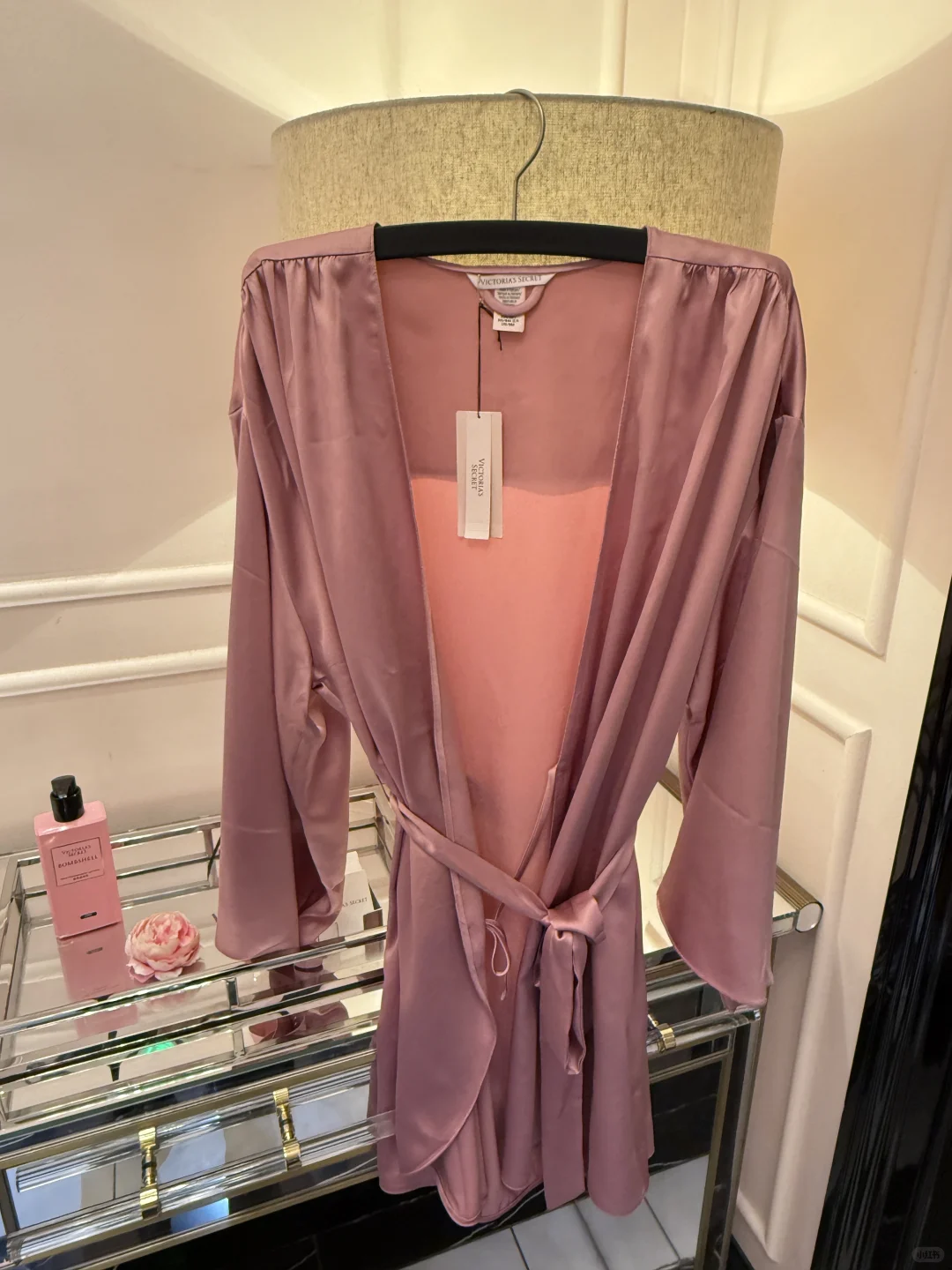 大露背吊带裙👗