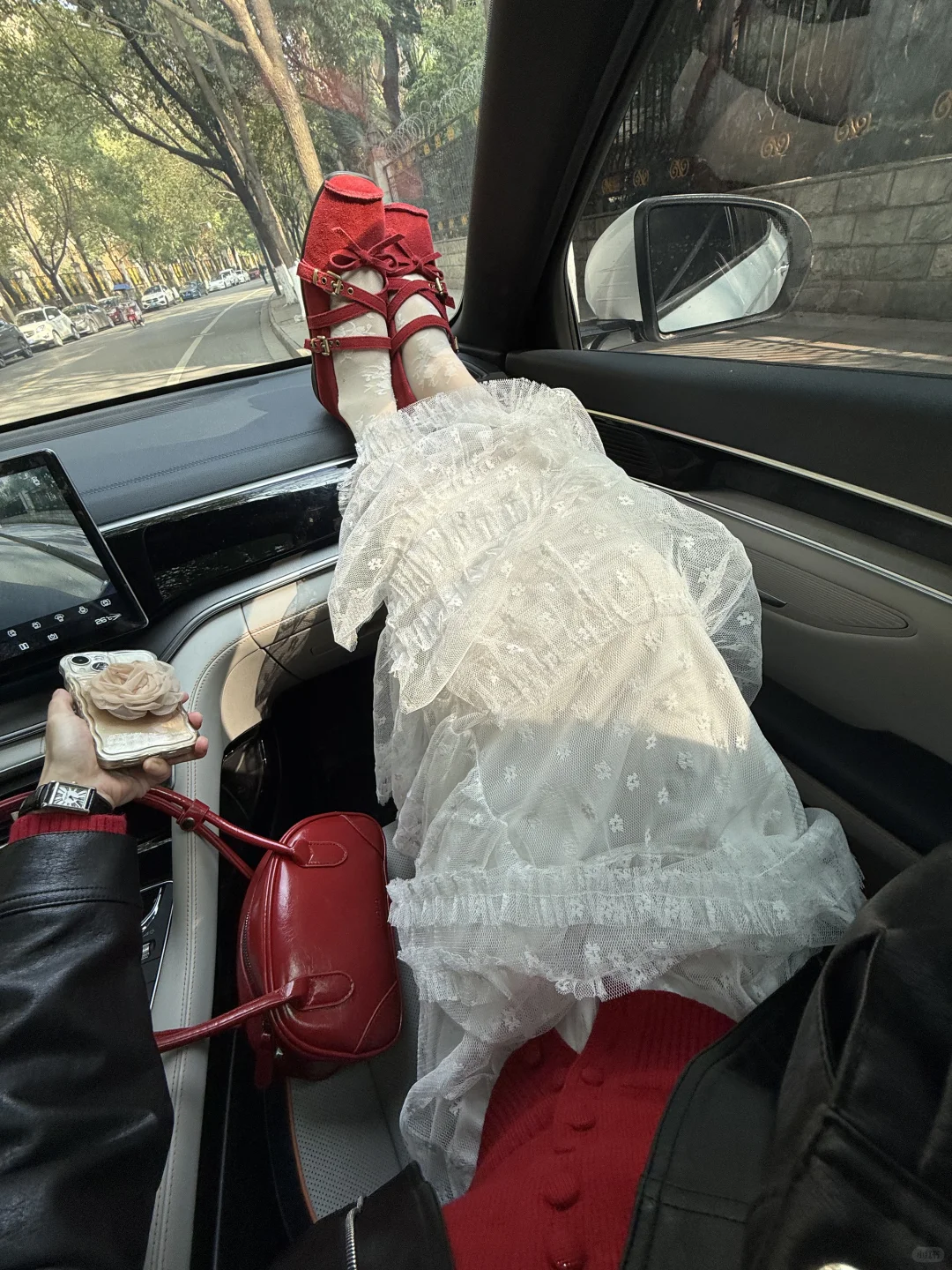 忍痛买了一堆小白🤍👗裙……