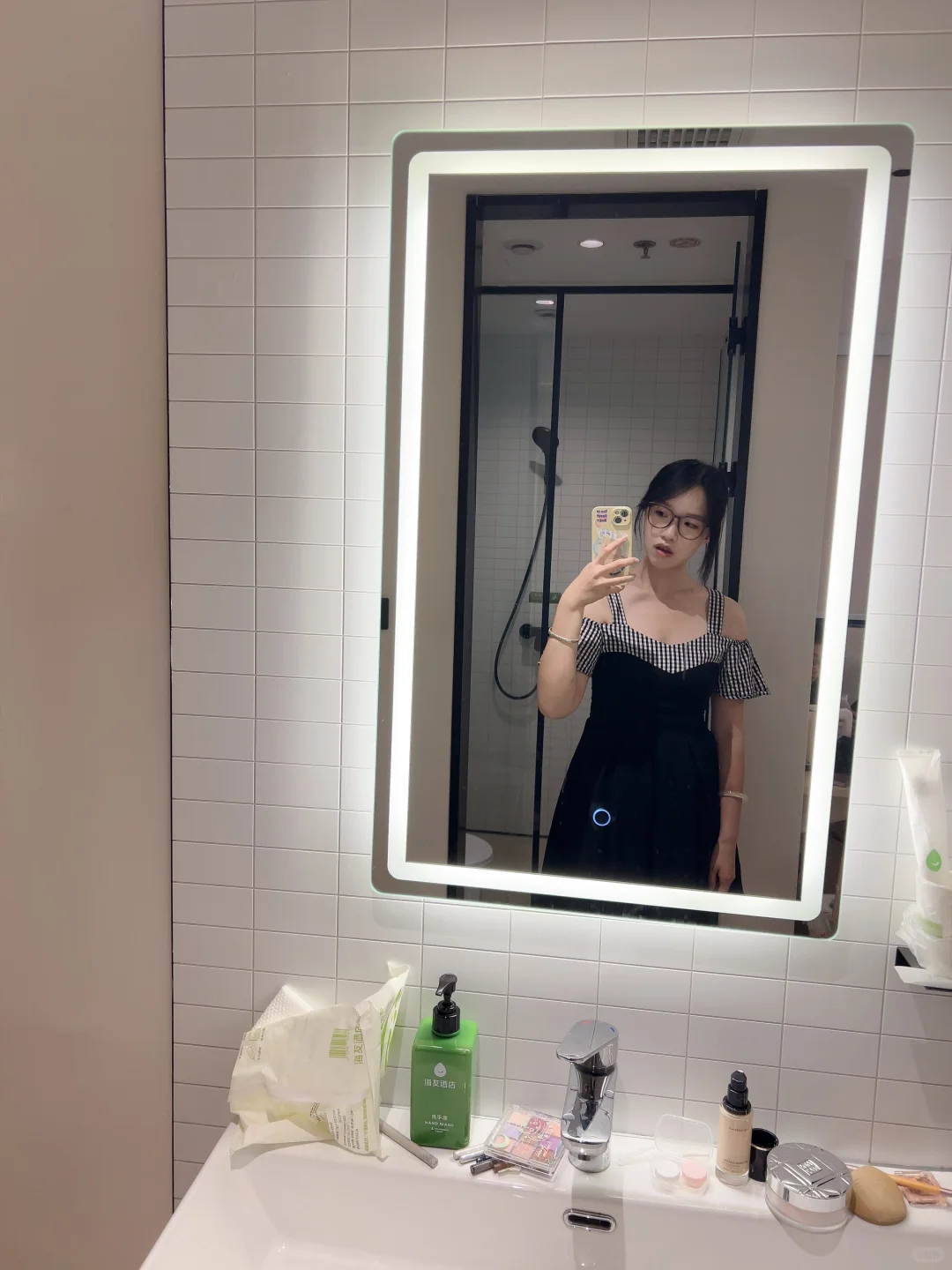 明媚有活力的D女士
