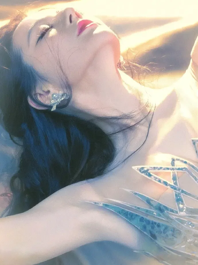 [火R]热巴时尚大片照片中的她宛如仙子[火R]