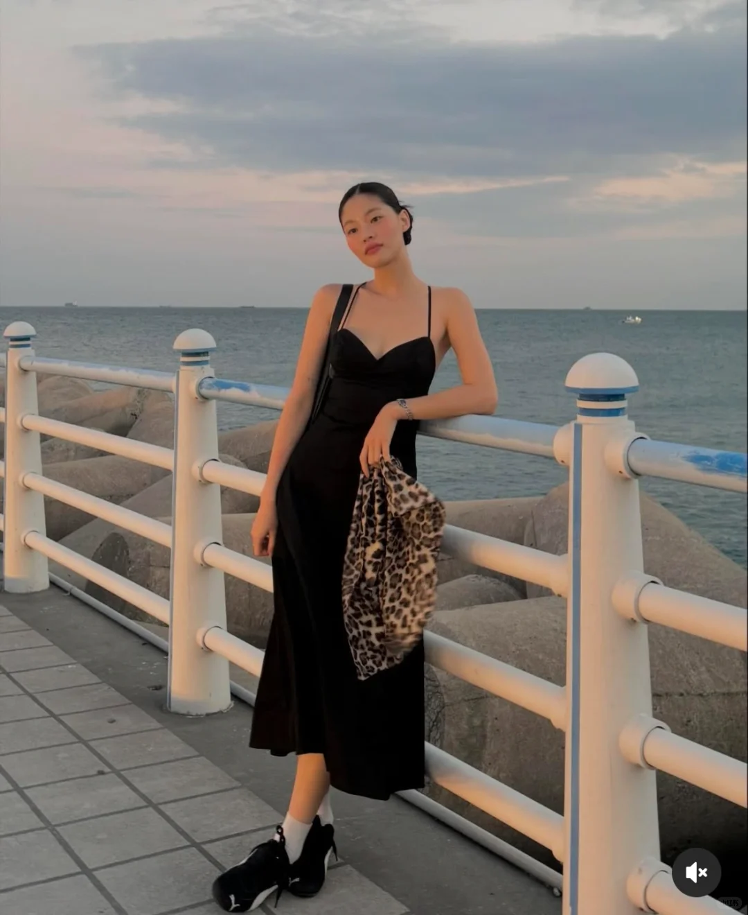 韩国🇰🇷博主|yun.e.jae韩系辣妹春夏穿搭🖤