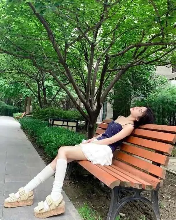 美到我了，妈呀，小鞠这腿是真实存在的拿到？