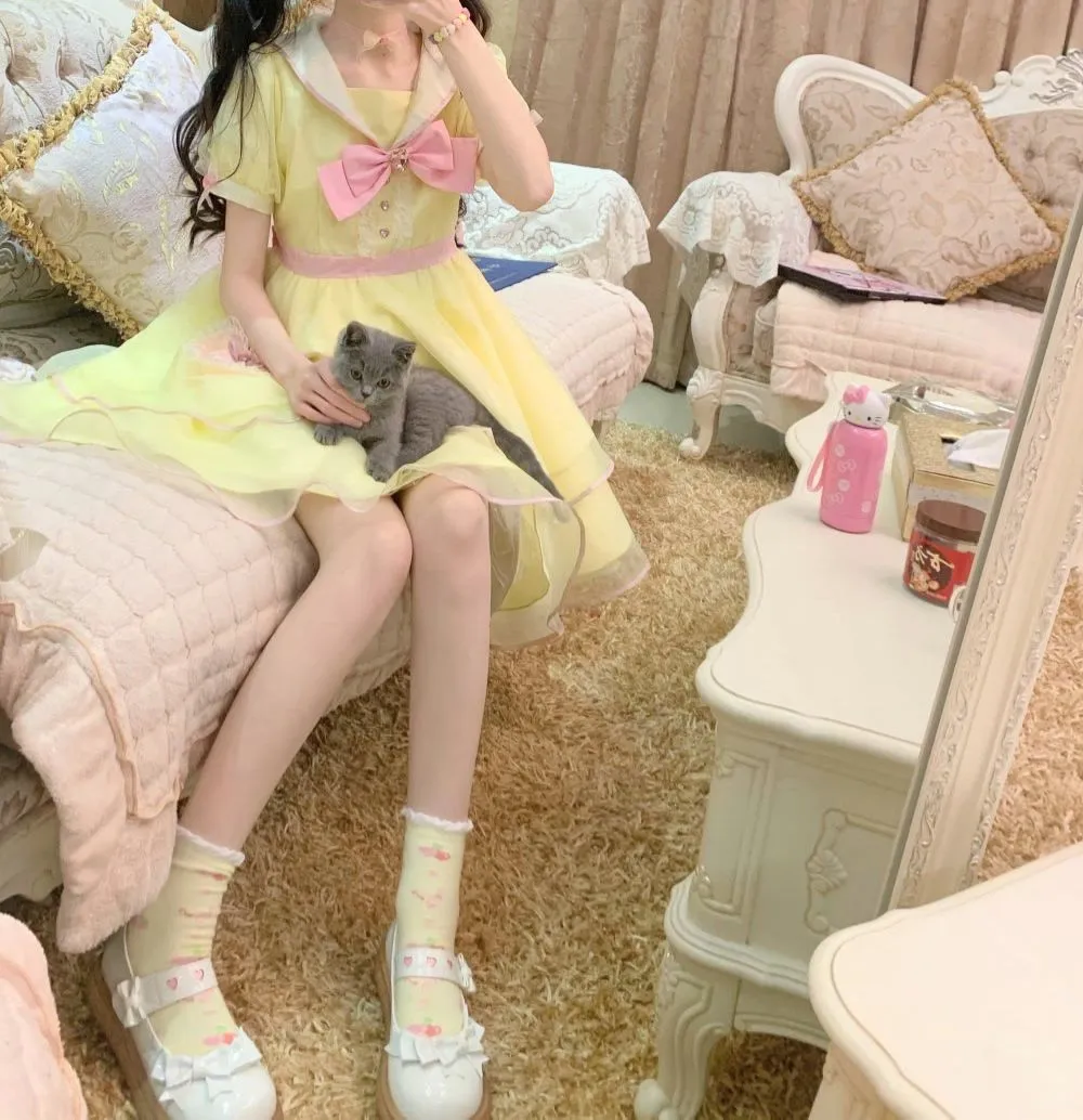 洛丽塔少女的梦幻自拍 | 邂逅甜蜜时光