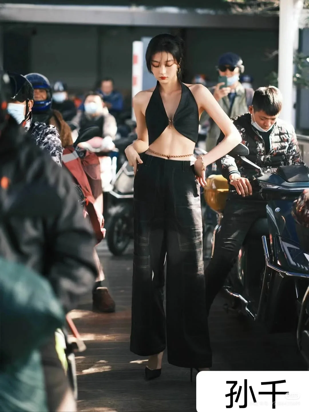 十三位女名星穿吊带
