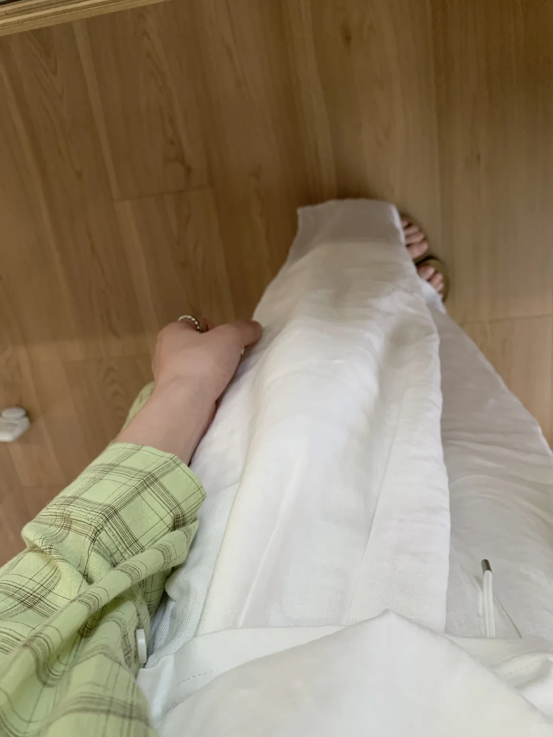 人生建议：夏天少穿牛仔裤…