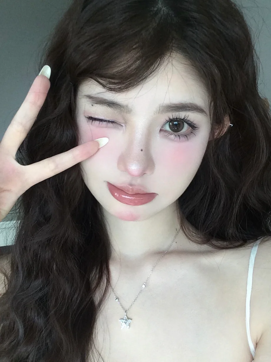 干净实用！自然还原美貌的夏日感幸运甜妹妆！