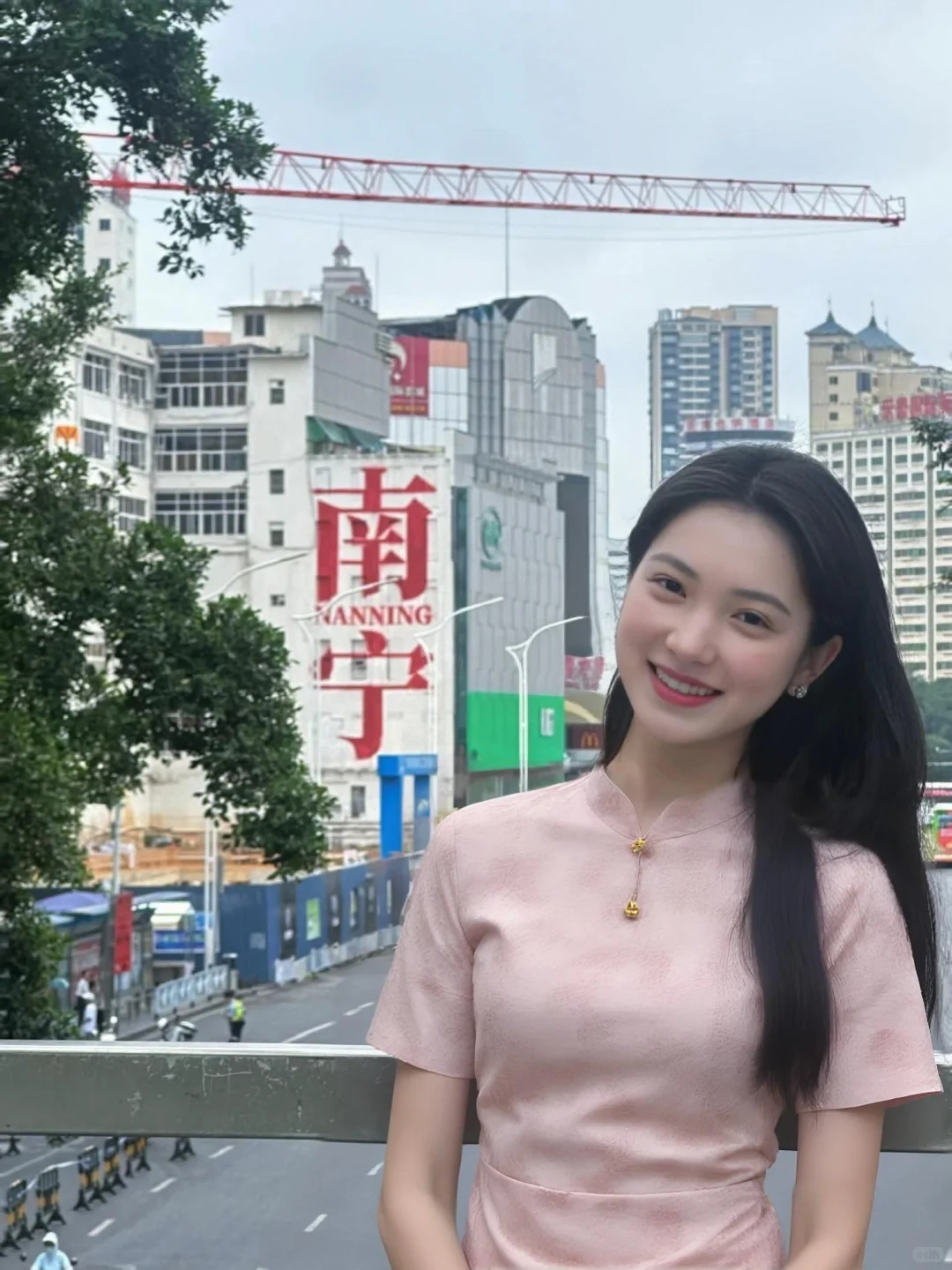 南宁女教师蹲男 真诚找boyfriend