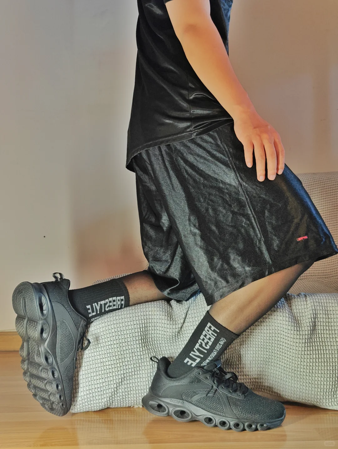 黑👖黑🧦