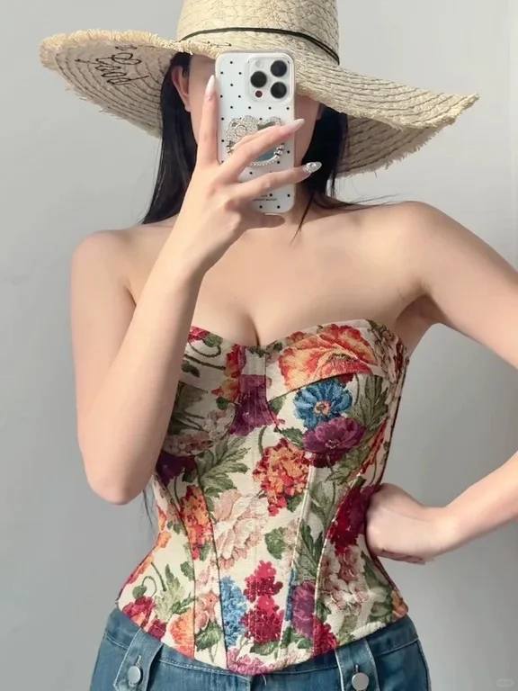 这鱼骨胸衣真就离谱知道吧？竟能这么收肉肉！
