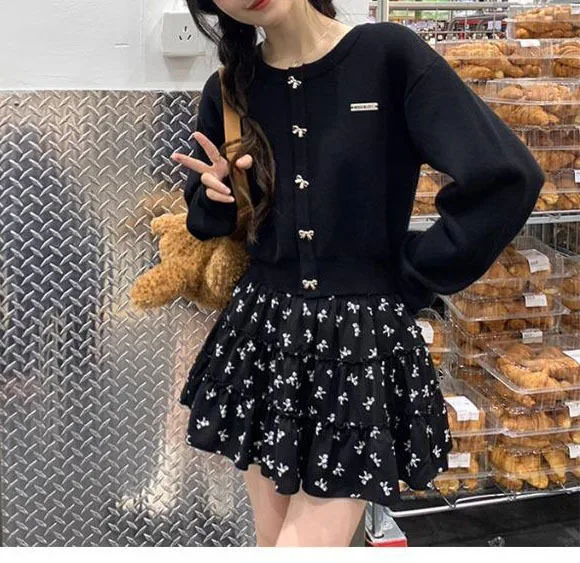 黑色碎花蛋糕裙👗夏季必备