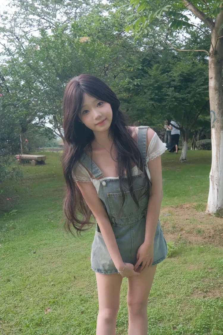 今日人设：清纯女大