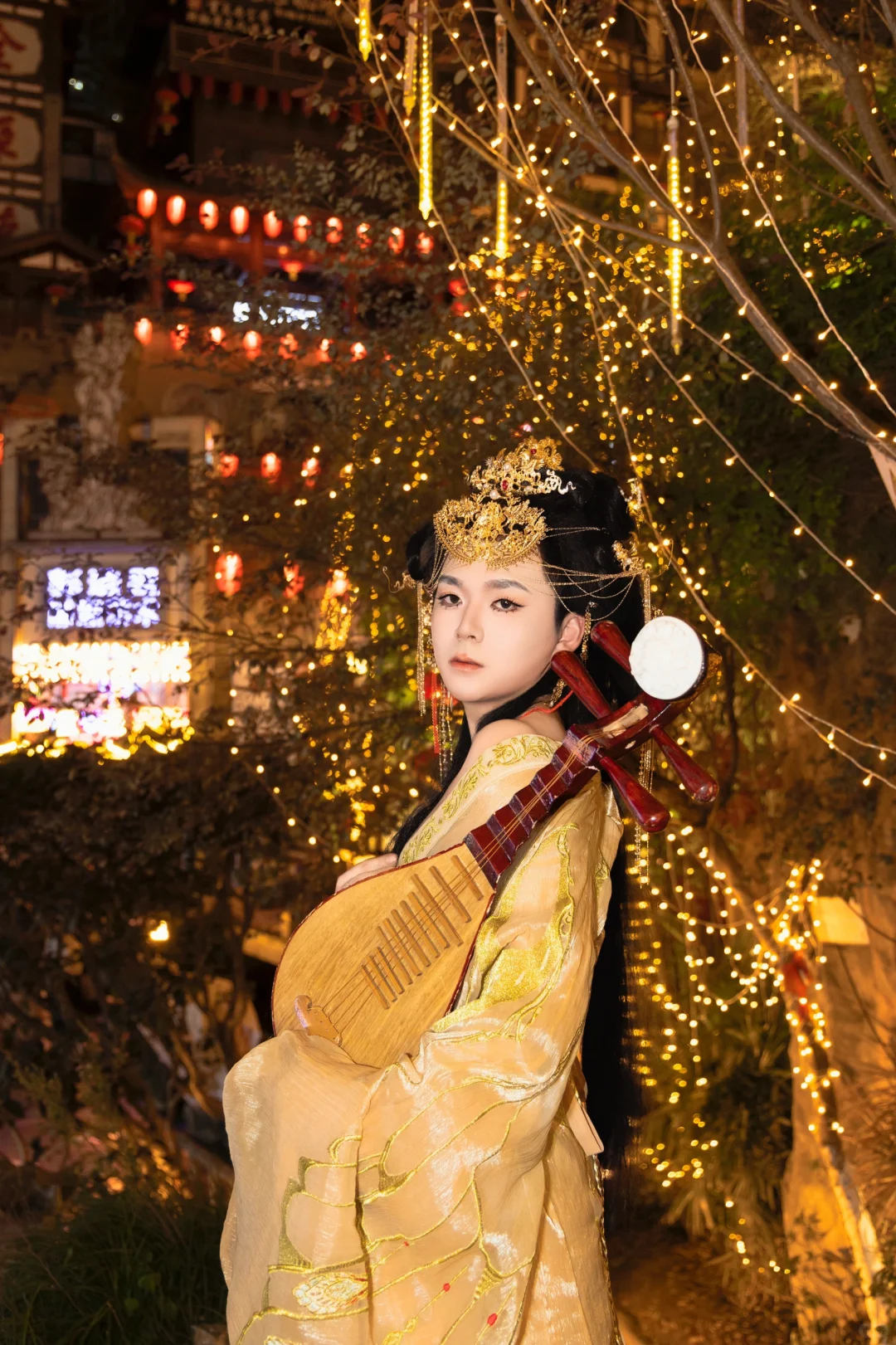 这女的怎么这么丑