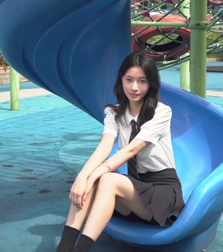 女大小嫩模，🉑️4⃣️🏠，🈶️互动，寻摄影师