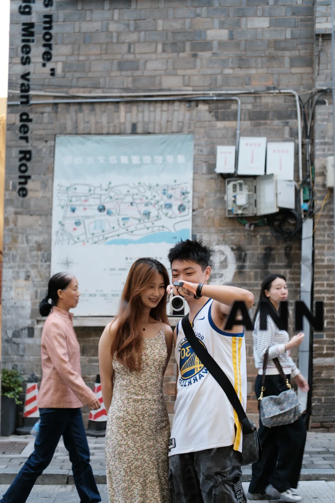 第一次给摄影小白当模特 成片。。。