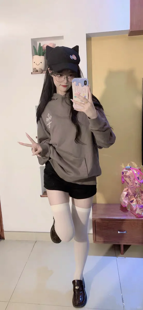 驾驭甜妹风，白丝太显白了吧