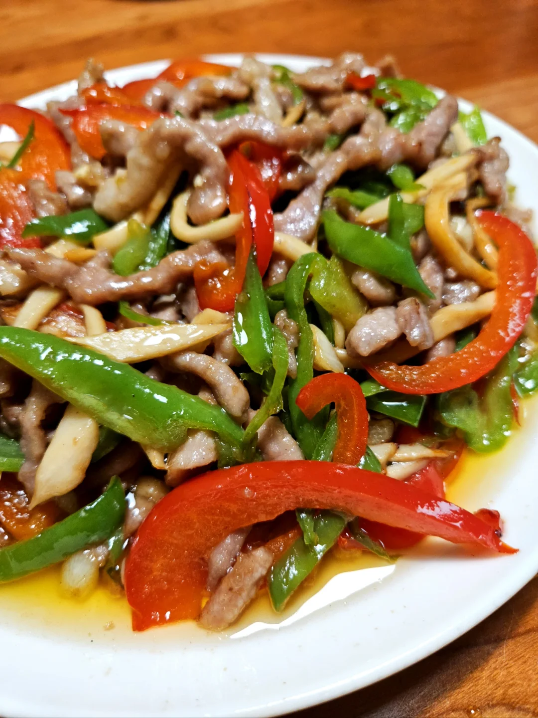 下班快手菜｜甜甜的双椒肉丝