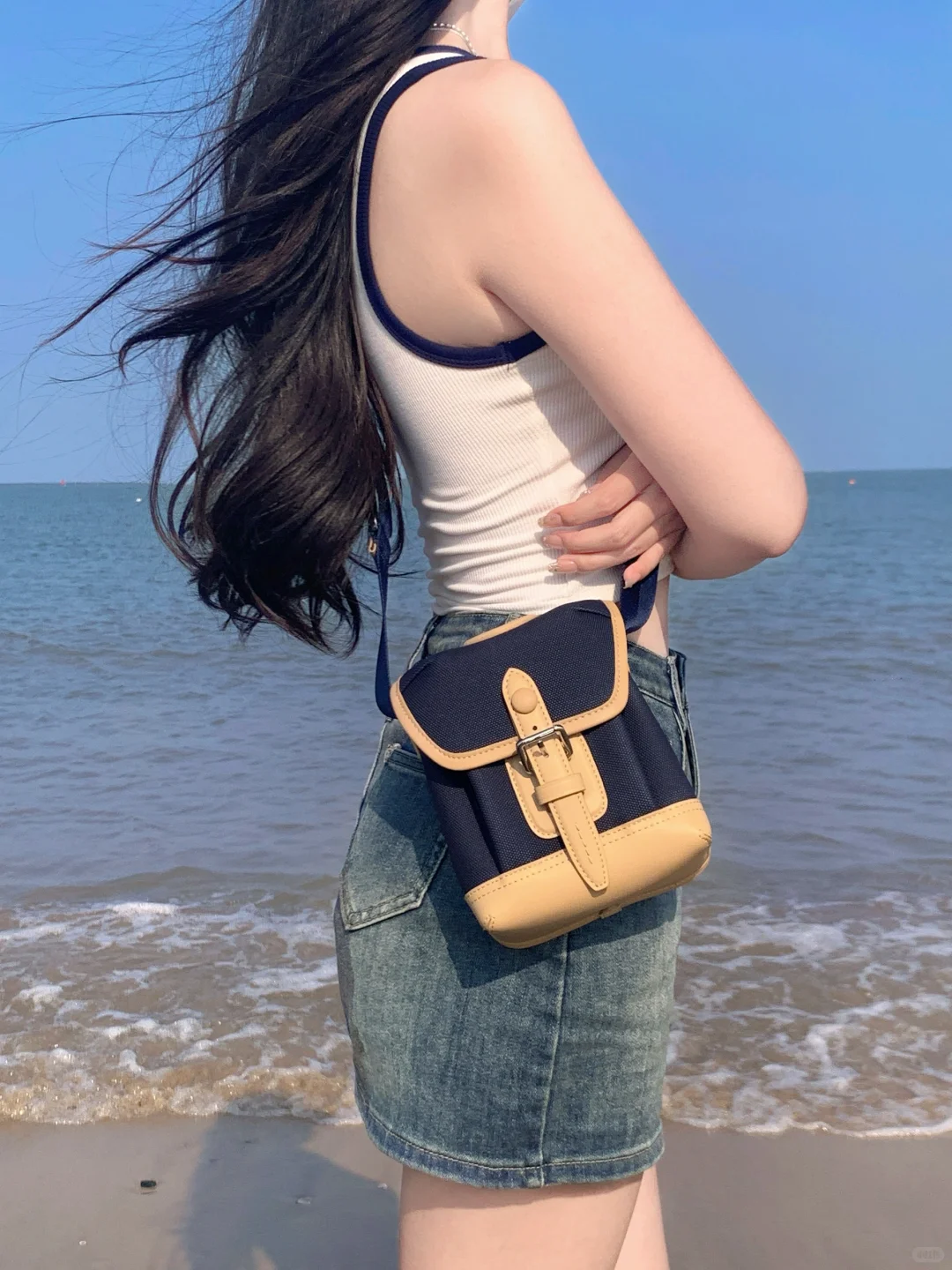 🆘海边仰拍太显腿长啦！好有氛围感