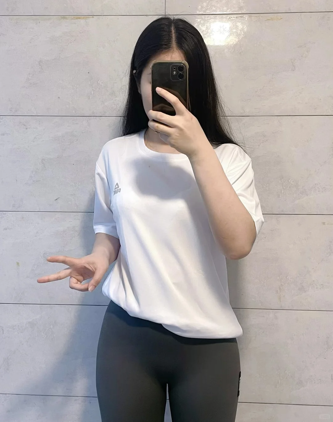白t配瑜伽裤 ootd