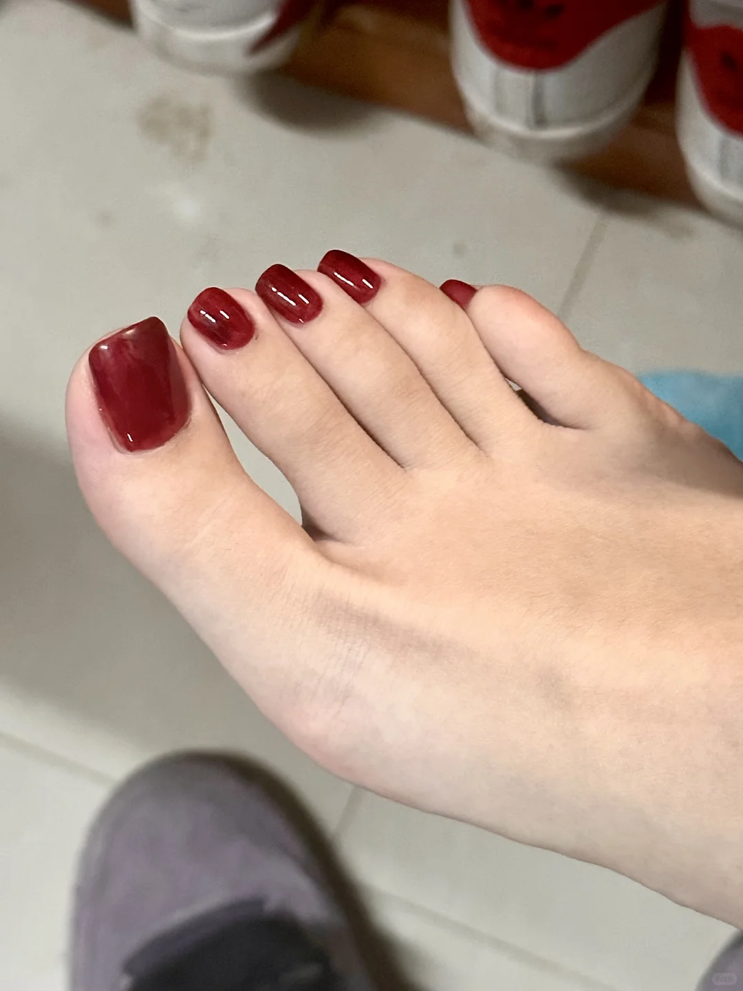 夏天一定要做红色美甲