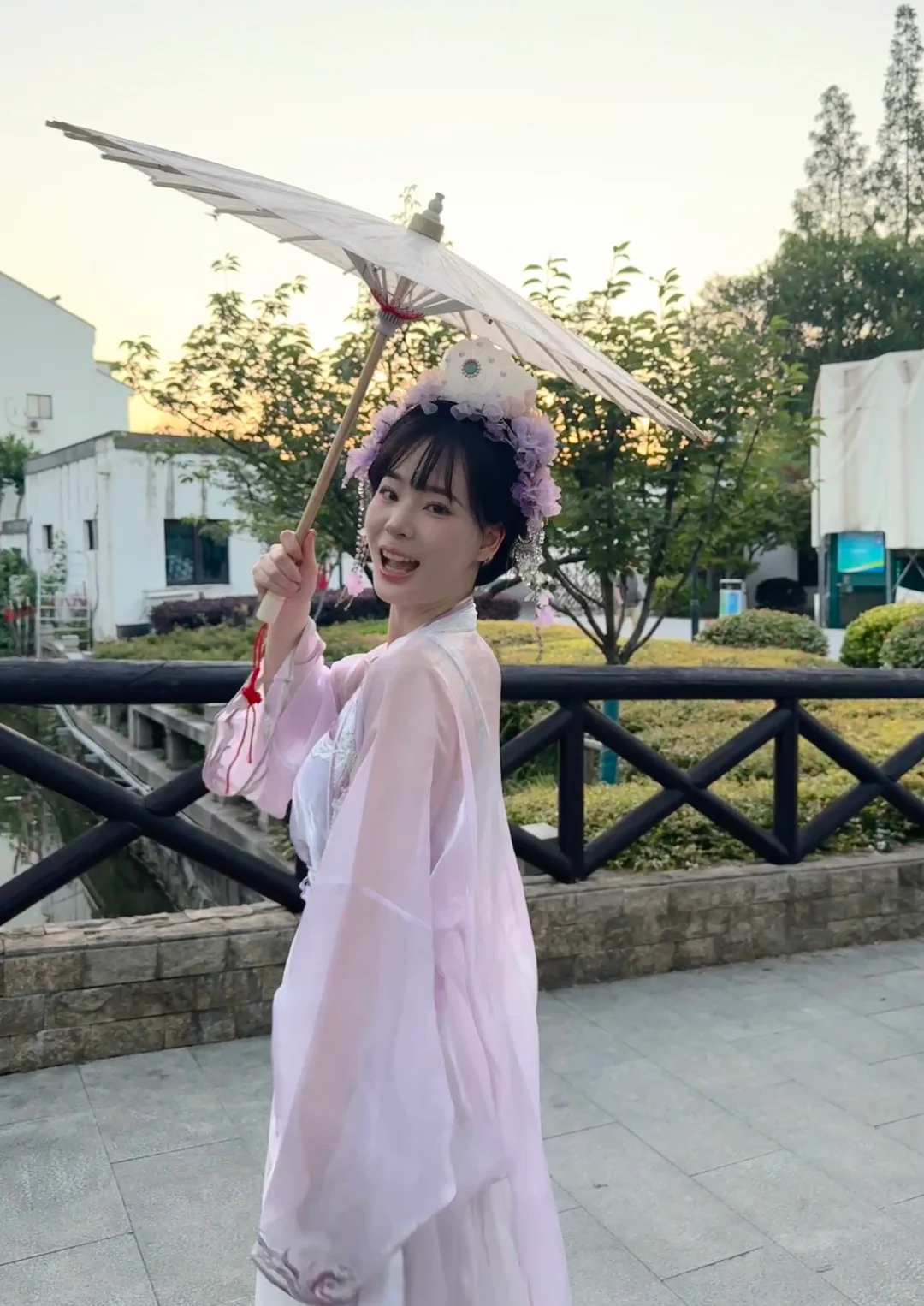重生之我在苏州园林当古装美女