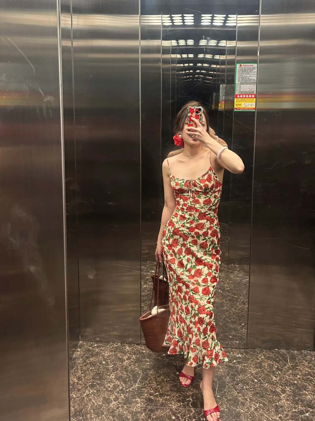 绝美腰臀比❤️拒绝不了显身材的花裙！