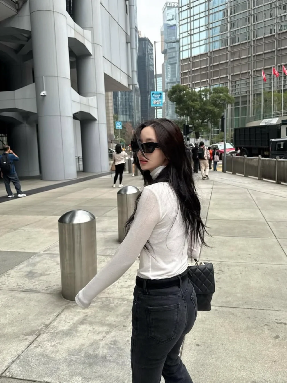 气质美女日常穿搭